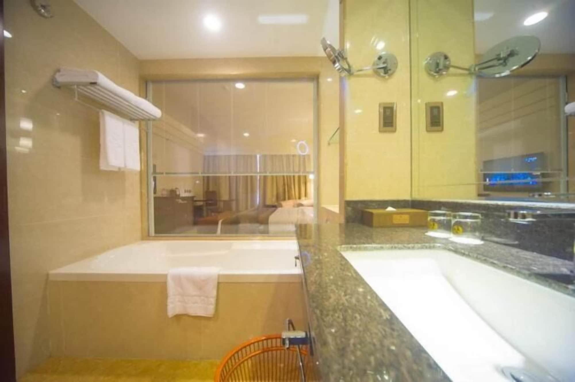 מלון Ramada Chengdu North מראה חיצוני תמונה