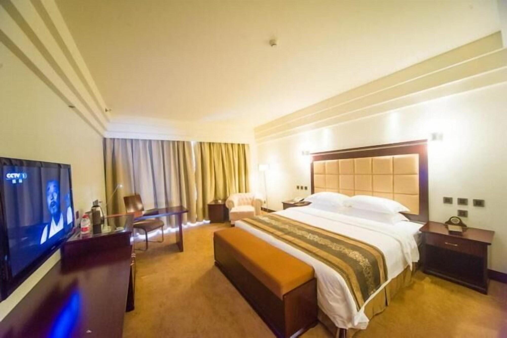 מלון Ramada Chengdu North מראה חיצוני תמונה
