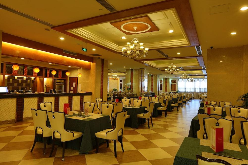 מלון Ramada Chengdu North מראה חיצוני תמונה
