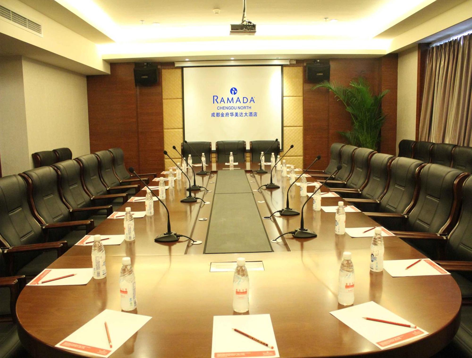 מלון Ramada Chengdu North מראה חיצוני תמונה