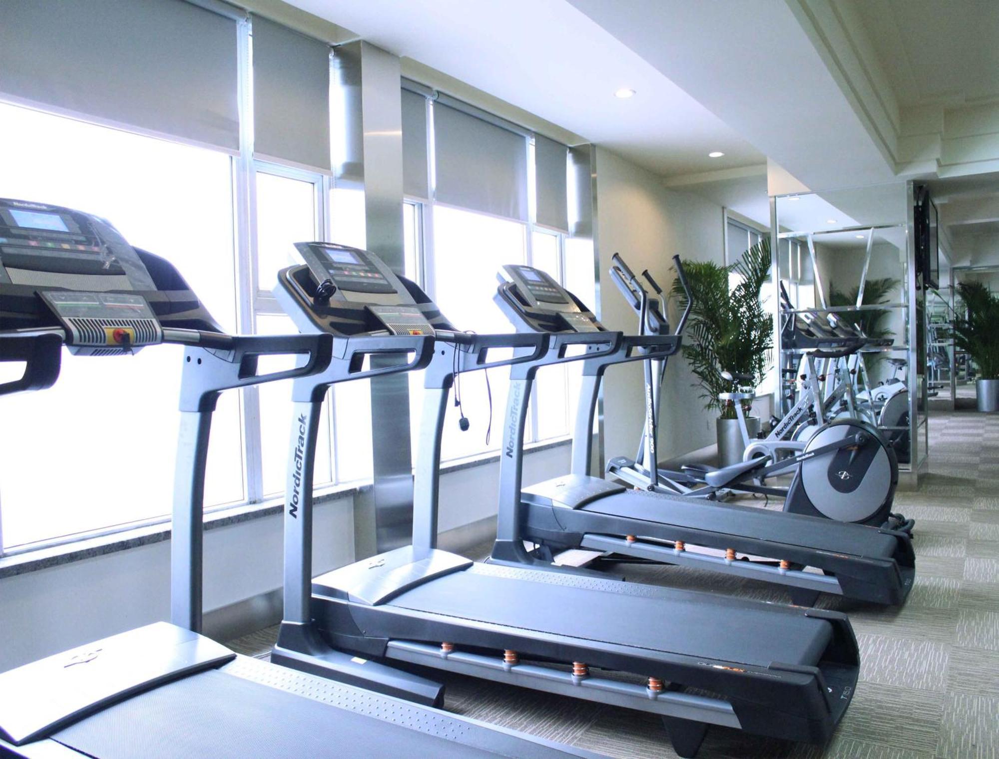 מלון Ramada Chengdu North מראה חיצוני תמונה