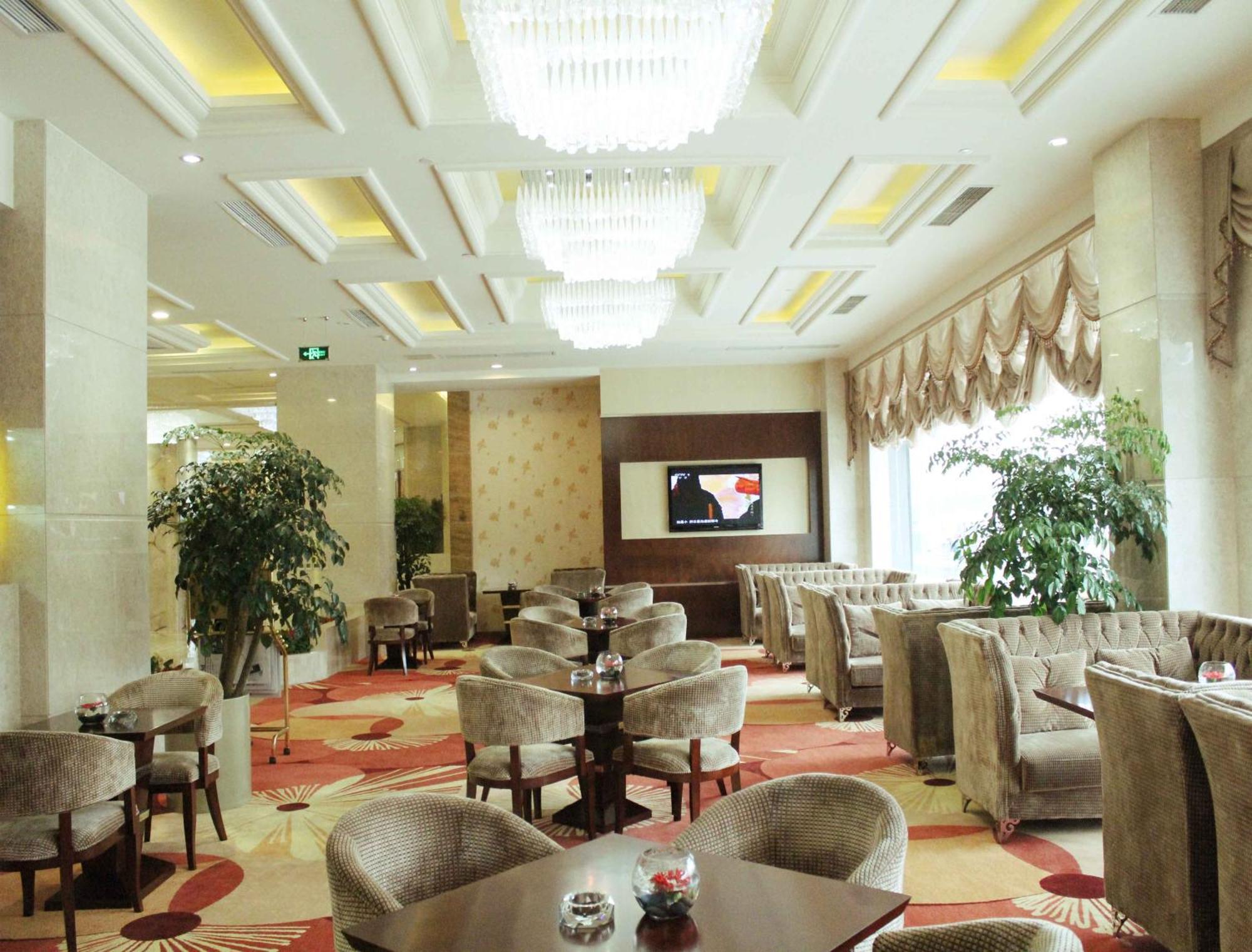 מלון Ramada Chengdu North מראה חיצוני תמונה