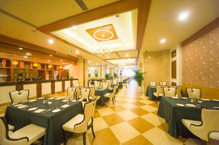 מלון Ramada Chengdu North מסעדה תמונה