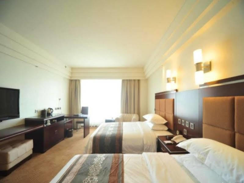 מלון Ramada Chengdu North מראה חיצוני תמונה