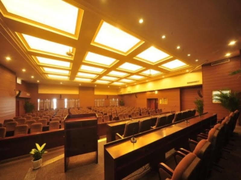 מלון Ramada Chengdu North מראה חיצוני תמונה